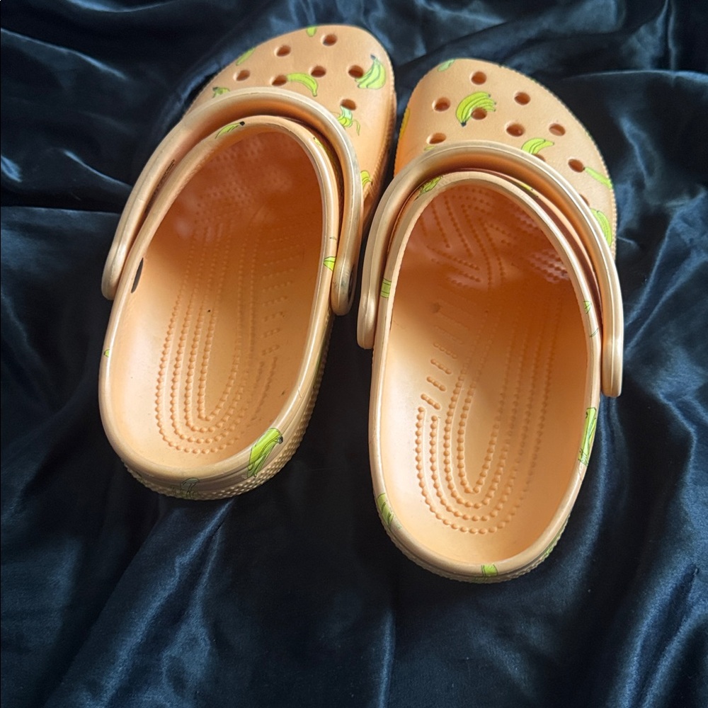 CROCS Beige Clogs with Banana Design - Picture 2 of 4